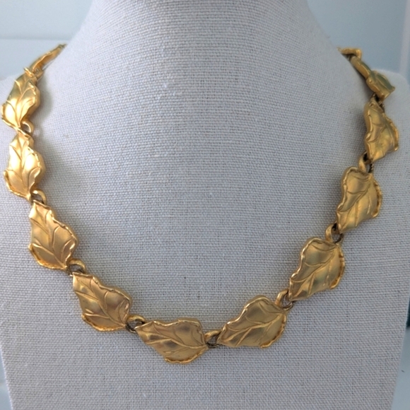Vintage Signed Paquette Leaf Link Gold Tone Necklace - Picture 1 of 4